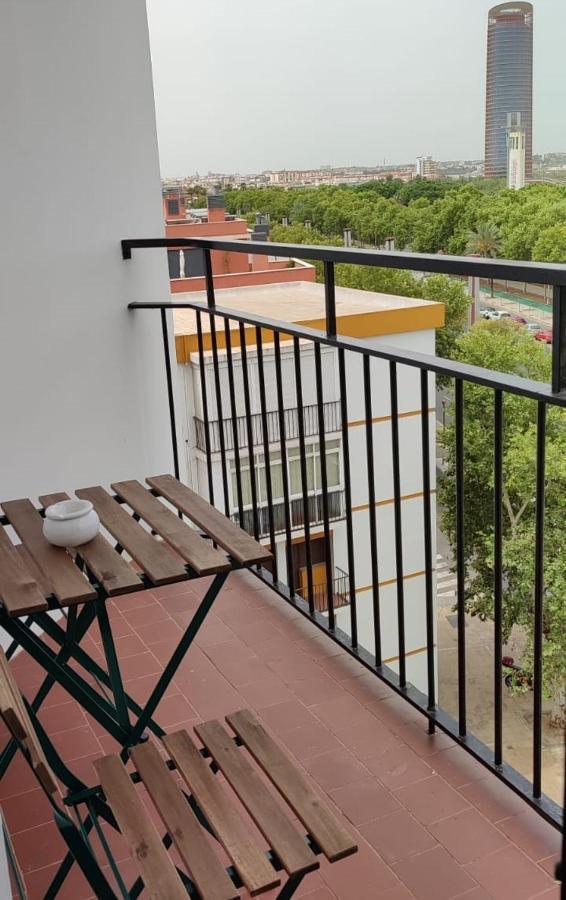 Homefeel Cartuja Seville Exterior photo